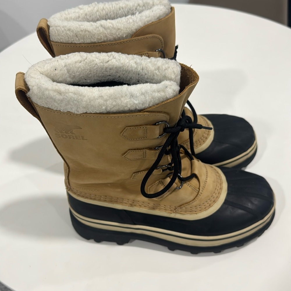Men’s Sorel Caribou boots size 7.5